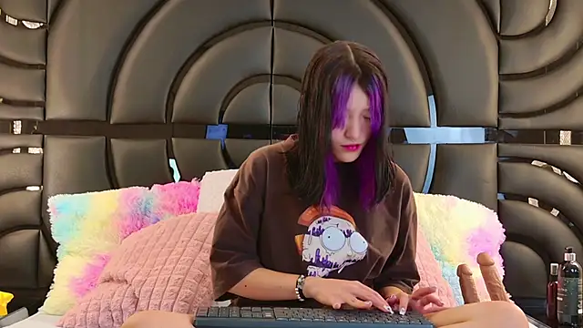 AlliciaKim online show from 01-10-25, 07:21