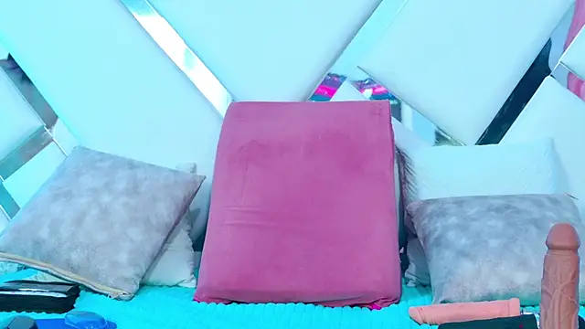 AlliciaKim online show from 01-18-25, 10:17