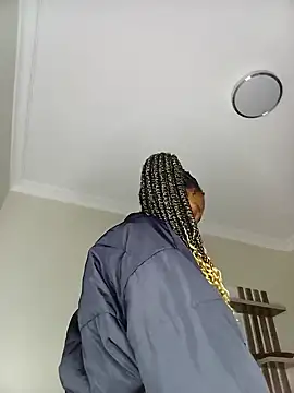 Snapshot of 02Boitybaby chatting on 12-05-24, 08:44 02Boitybaby online show from 12-05-24, 08:44