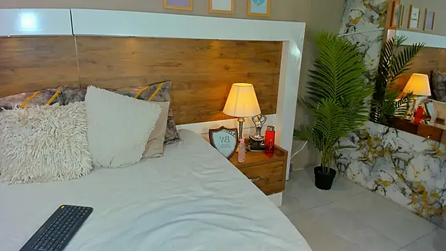 EmaBakker online show from 02-28-25, 03:37