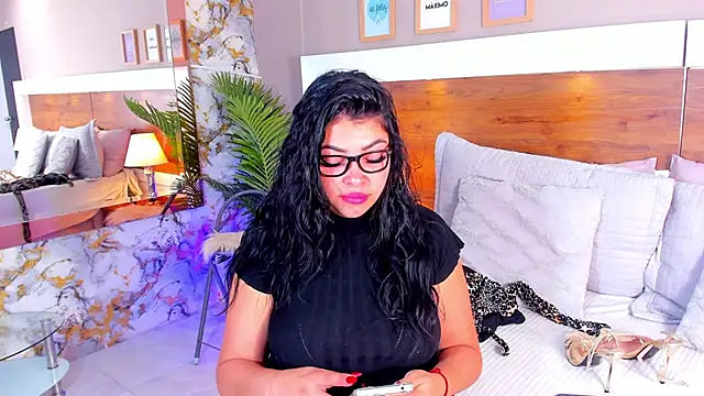 EmaBakker online show from 10-18-25, 01:12