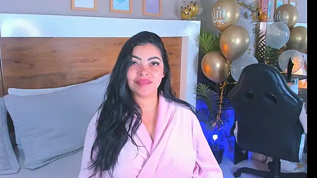 EmaBakker online show from 04-12-26, 11:48