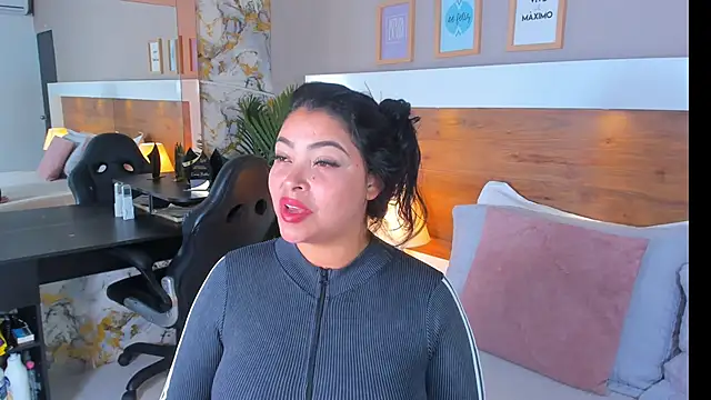 EmaBakker online show from 04-22-26, 04:59