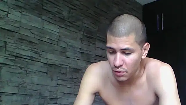 Snapshot of Sexylatin64 chatting on 07-03-26, 03:29 Sexylatin64 online show from 07-03-26, 03:29