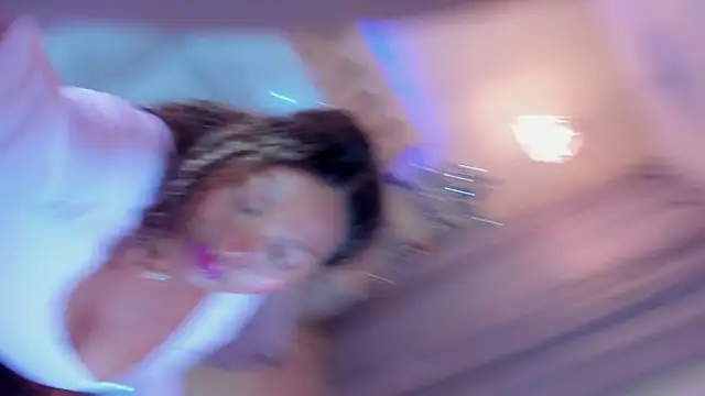 Snapshot of Redhot_chilipeppers chatting on 12-20-24, 02:19 Redhot chilipeppers online show from 12-20-24, 02:19