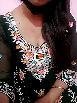 Snapshot of Mahi_Baby25 chatting on 10-18-25, 03:09 Mahi Baby25 online show from 10-18-25, 03:09