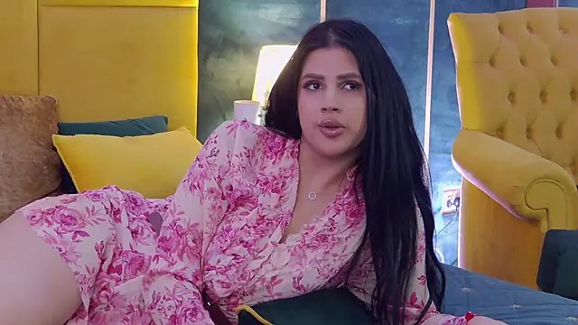 Snapshot of GiuliaHarvey chatting on 03-07-25, 04:33 GiuliaHarvey online show from 03-07-25, 04:33