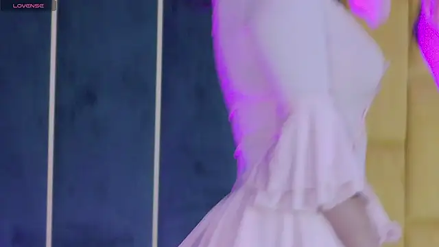 Snapshot of GiuliaHarvey chatting on 11-11-25, 03:56 GiuliaHarvey online show from 11-11-25, 03:56