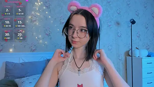 Snapshot of Nora_Failure chatting on 01-15-25, 04:36 Nora Failure online show from 01-15-25, 04:36