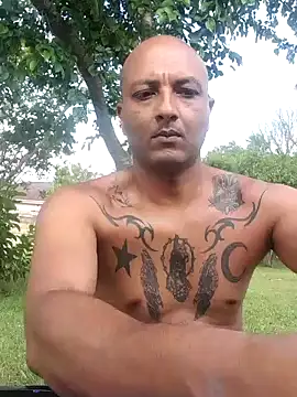 Snapshot of Daretodeviate chatting on 12-28-24, 03:04 Daretodeviate online show from 12-28-24, 03:04