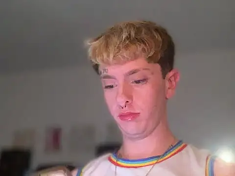 twentywithafelonyy online show from 03-03-25, 05:42