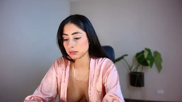 Snapshot of auroracaruso11 chatting on 12-14-25, 08:57 auroracaruso11 online show from 12-14-25, 08:57