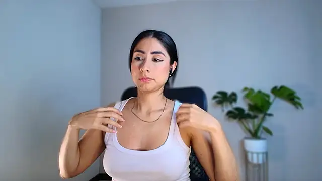 auroracaruso11 online show from 01-15-26, 12:04