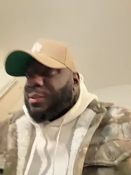 Snapshot of Stayinalive1992 chatting on 01-18-26, 02:15 Stayinalive1992 online show from 01-18-26, 02:15