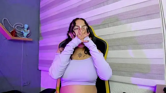 Liittleluaa  online show from 12-14-24, 01:05