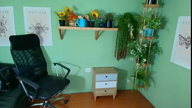 Liittleluaa  online show from 09-08-25, 03:33