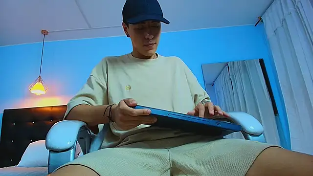 Lobo 17  online show from 02-06-25, 03:48