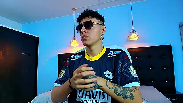 Lobo 17  online show from 02-08-25, 04:14