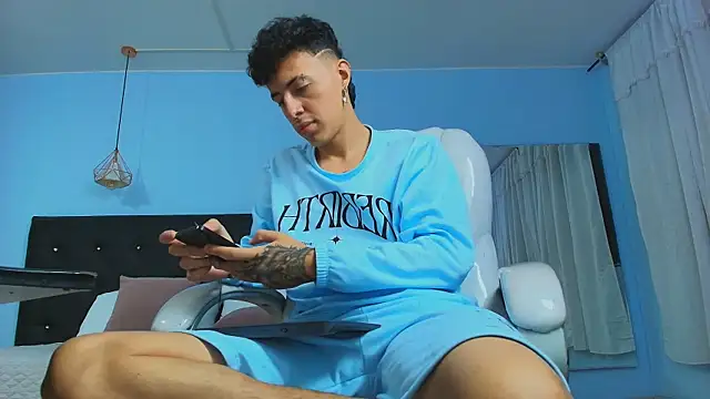 Lobo 17  online show from 02-12-25, 07:23