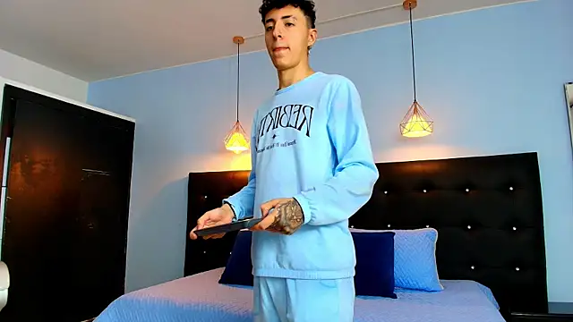 Lobo 17  online show from 02-16-25, 04:09