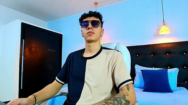 Lobo 17  online show from 02-21-25, 03:56