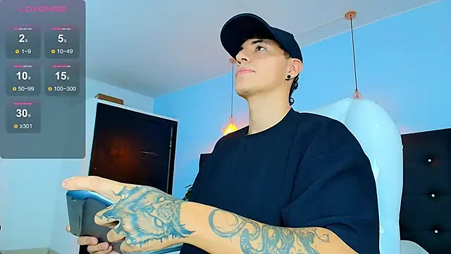 Lobo 17  online show from 09-17-25, 03:41