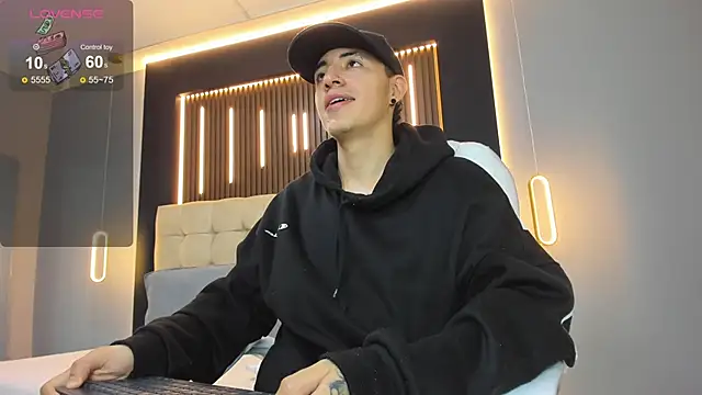 Lobo 17  online show from 03-25-26, 03:45