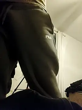 Snapshot of QcMisterv13 chatting on 11-29-25, 01:08 QcMisterv13 online show from 11-29-25, 01:08