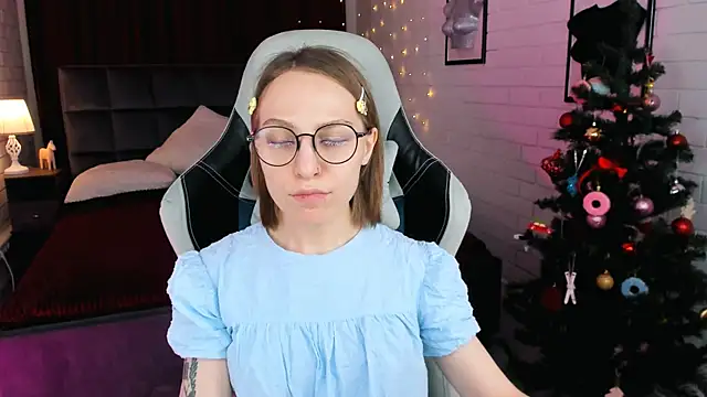 AphexQueen online show from 12-21-24, 01:10