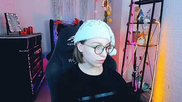 AphexQueen online show from 12-25-24, 03:17