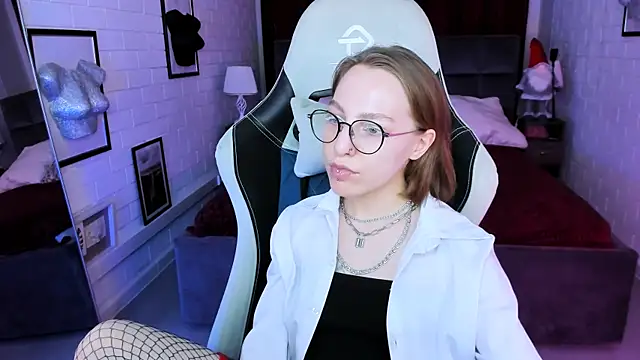 AphexQueen online show from 01-11-25, 04:14