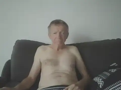 Snapshot of naturiste974 chatting on 03-07-25, 02:57 naturiste974 online show from 03-07-25, 02:57