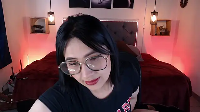 Snapshot of emily_leinner chatting on 11-08-25, 02:50 emily leinner online show from 11-08-25, 02:50