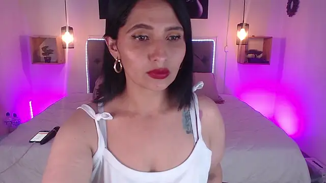 Snapshot of emily_leinner chatting on 12-05-25, 04:14 emily leinner online show from 12-05-25, 04:14