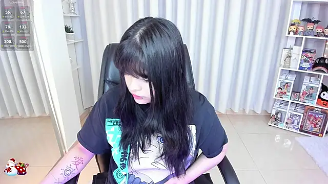 Snapshot of misshoneyxxx chatting on 12-04-25, 04:33 misshoneyxxx online show from 12-04-25, 04:33