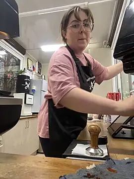 cinnabon  online show from 02-11-25, 02:46