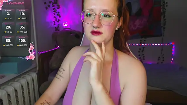 Snapshot of KrisTyBooBsin chatting on 10-15-25, 04:29 KrisTyBooBsin online show from 10-15-25, 04:29
