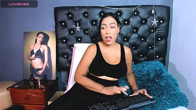 catalinamuss  online show from 04-07-26, 05:02