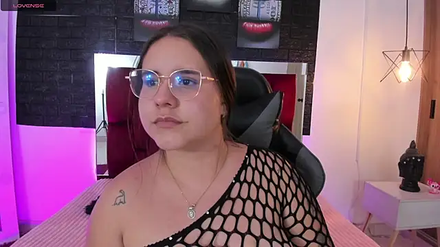 Snapshot of April1_sc chatting on 02-17-25, 04:48 April1 sc online show from 02-17-25, 04:48