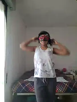 Snapshot of Bella_Luna18 chatting on 03-15-25, 01:18 Bella Luna18 online show from 03-15-25, 01:18