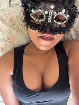 Bella Luna18 online show from 02-13-26, 06:59