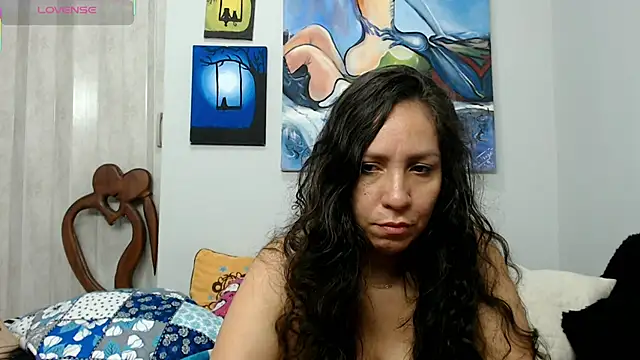 Snapshot of naihroby chatting on 12-20-25, 07:48 naihroby online show from 12-20-25, 07:48