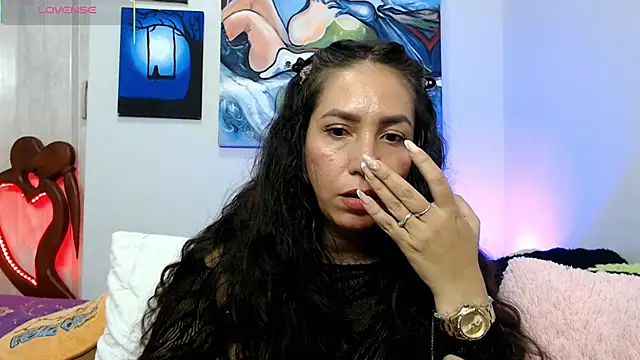 Snapshot of naihroby chatting on 01-18-26, 01:53 naihroby online show from 01-18-26, 01:53