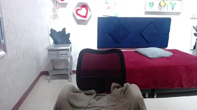 CarolineBrunx online show from 11-10-25, 03:38