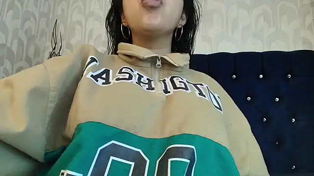 CarolineBrunx online show from 05-26-26, 08:38