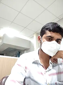 Snapshot of Ishan003 chatting on 02-21-25, 01:44 Ishan003 online show from 02-21-25, 01:44