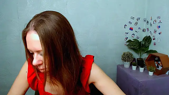 Snapshot of GloriaSi_ chatting on 12-18-25, 05:35 GloriaSi online show from 12-18-25, 05:35