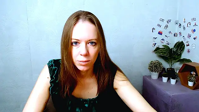 Snapshot of GloriaSi_ chatting on 01-08-26, 06:26 GloriaSi online show from 01-08-26, 06:26