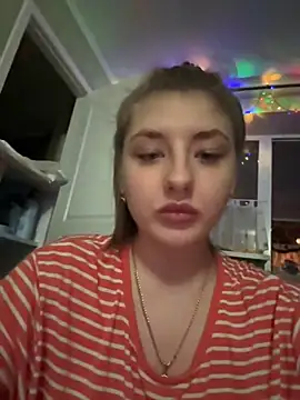 Snapshot of sexyy_girl_ chatting on 12-30-24, 06:16 sexyy girl online show from 12-30-24, 06:16