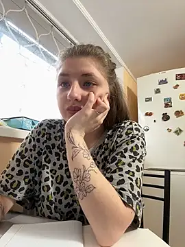 Snapshot of sexyy_girl_ chatting on 03-15-25, 11:40 sexyy girl online show from 03-15-25, 11:40